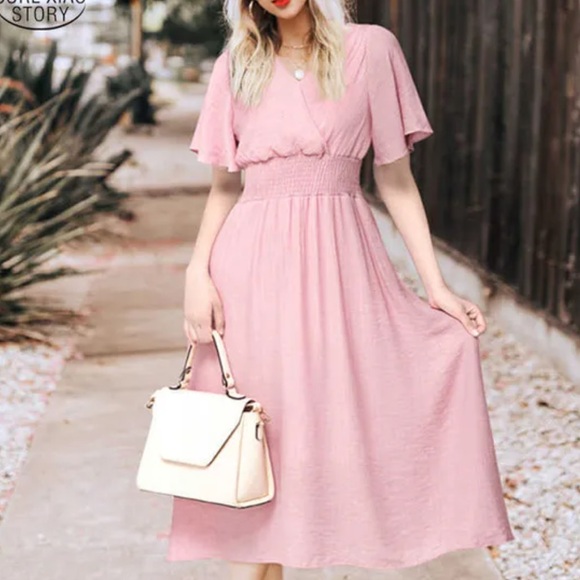 Grace & Chili Dresses & Skirts - Grace & Chili Bluch pink smocking Flowy Short sleeve Chiffon dress size small